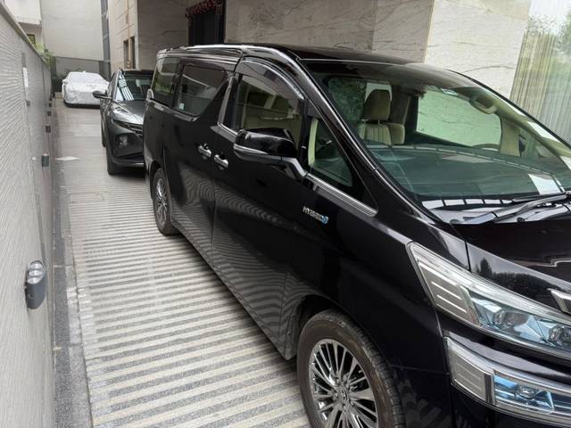 https://images10.gaadi.com/usedgaadi-sellcar/UsedCar/f5fa0fa8a/e8e17507-cfb6-423d-8bca-f104fa870a49.jpeg?imwidth=6402