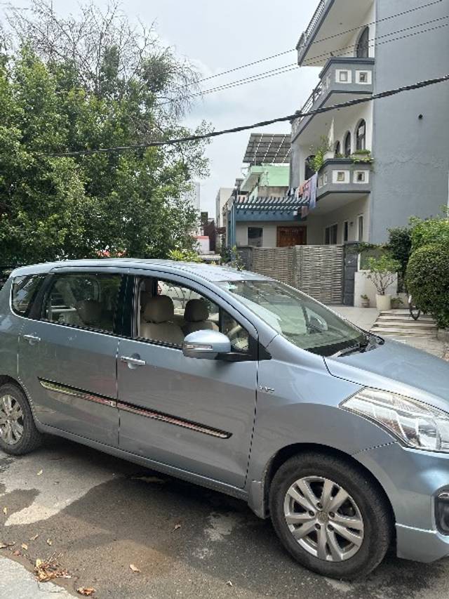 https://images10.gaadi.com/usedgaadi-sellcar/UsedCar/f5fa6189a/06d01ace-bf20-4483-850d-af698b005527.jpg?imwidth=6402