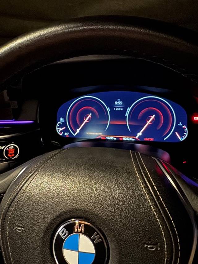 https://images10.gaadi.com/usedgaadi-sellcar/UsedCar/f5fa9a1fa/5badd6f3-7a73-49fb-944c-e9aaabfa64fa.jpeg?imwidth=6402