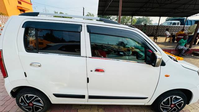 https://images10.gaadi.com/usedgaadi-sellcar/UsedCar/f5fae7d3a/a6bb3e28-3054-4a7f-acb5-2b7c5f5e3531.jpeg?imwidth=6401