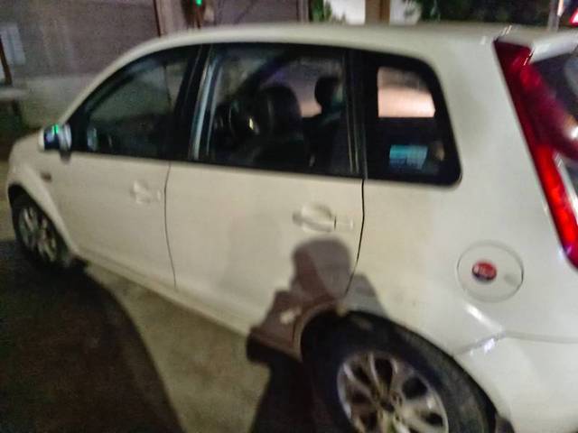 https://images10.gaadi.com/usedgaadi-sellcar/UsedCar/f5fb0bdfa/a90147d5-a4b6-4dd7-835f-b20d5f097594.jpg?imwidth=6401