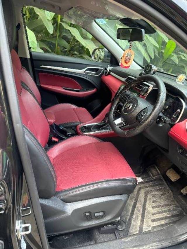 https://images10.gaadi.com/usedgaadi-sellcar/UsedCar/f5fc5c88a/e8ad6afe-491f-47df-95f4-f278e0a4ac8c.jpg?imwidth=6402