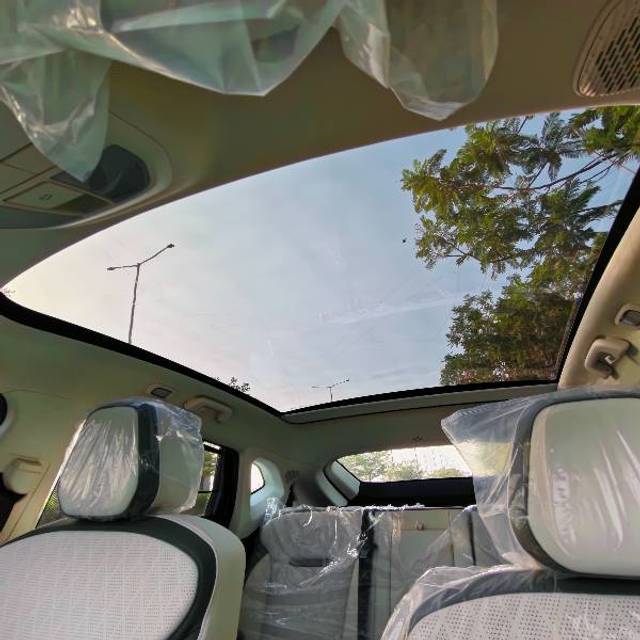 https://images10.gaadi.com/usedgaadi-sellcar/UsedCar/f5fc883ca/ef1a271c-8417-4dd3-9e7a-219f5c49267d.jpg?imwidth=6402