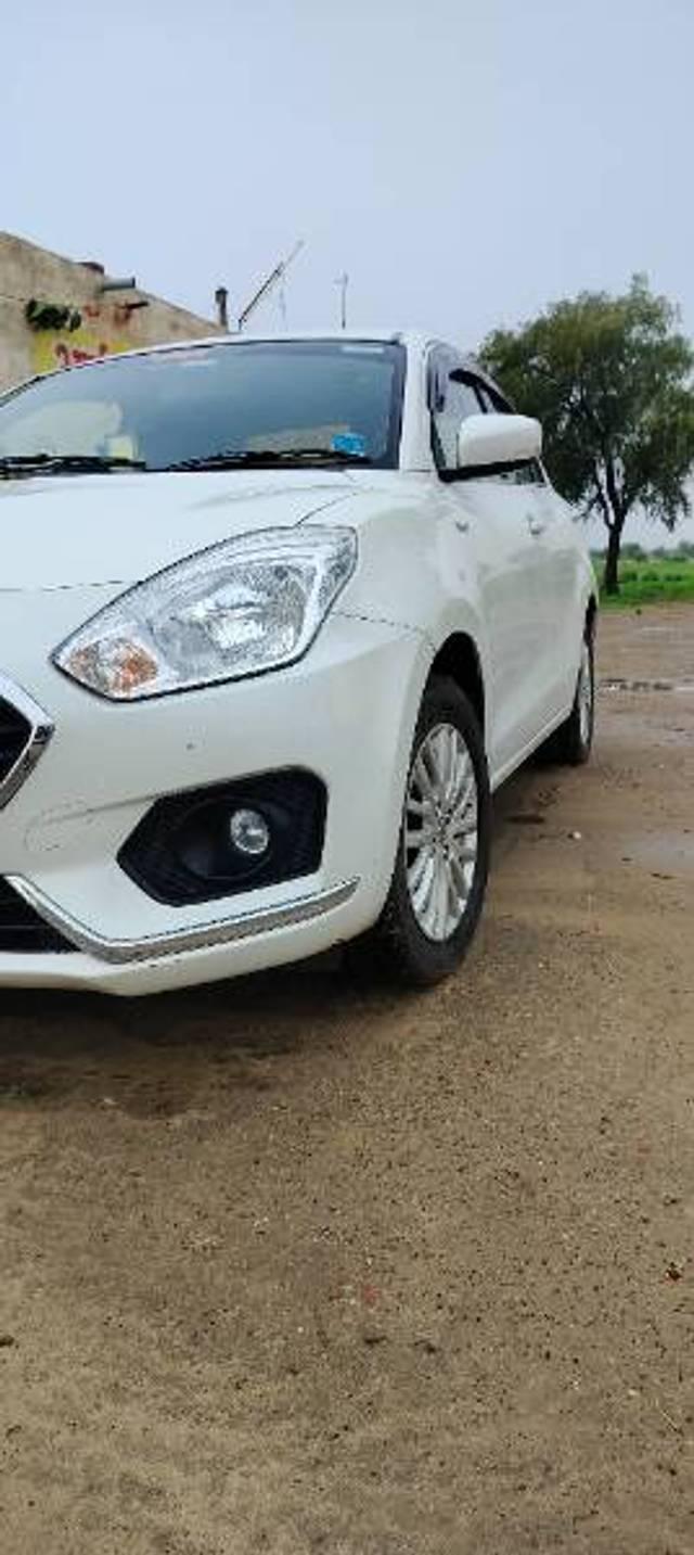 https://images10.gaadi.com/usedgaadi-sellcar/UsedCar/f5fccb48a/de2895cd-c9ac-4832-abff-546a867f5073.jpg?imwidth=6401
