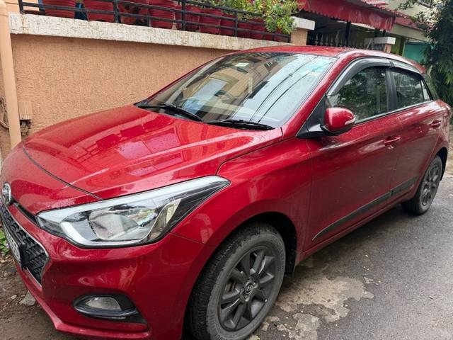 https://images10.gaadi.com/usedgaadi-sellcar/UsedCar/f5fcd8fba/8b0a077d-c8d9-43b6-a6e2-c37cb8561d73.jpeg?imwidth=6400