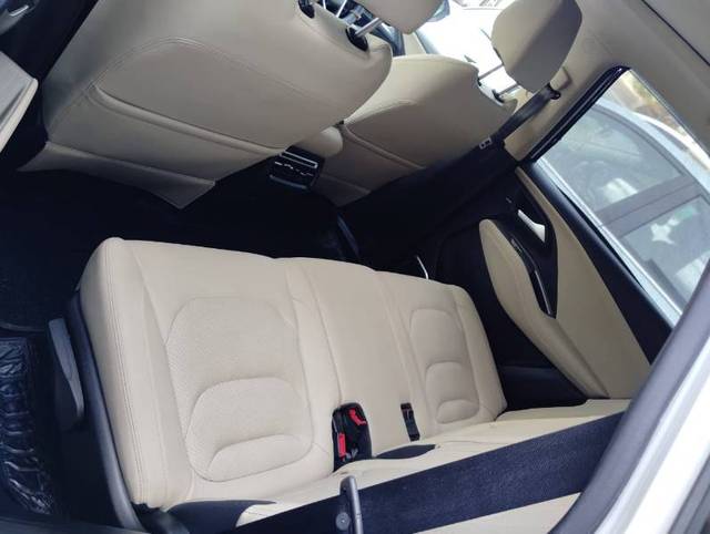 https://images10.gaadi.com/usedgaadi-sellcar/UsedCar/f5fcee37a/96146d63-b739-4641-a73e-3064f761ca19.jpg?imwidth=6401