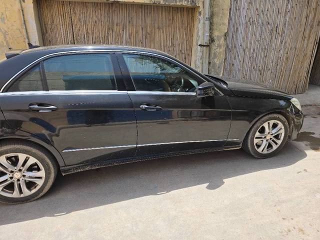 https://images10.gaadi.com/usedgaadi-sellcar/UsedCar/f5fd2256a/3e8451e1-2af6-4bae-a43a-9a06e44dcb80.jpg?imwidth=6401