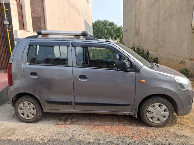 https://images10.gaadi.com/usedgaadi-sellcar/UsedCar/f5fd508ca/26536515-d01b-4251-b0c0-262ffb725ee5.jpg?imwidth=6401