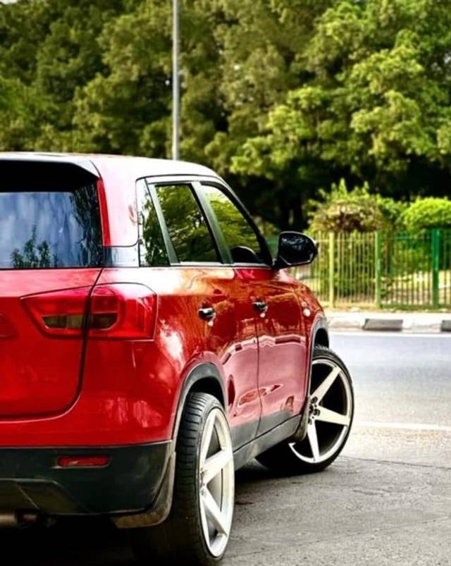https://images10.gaadi.com/usedgaadi-sellcar/UsedCar/f5fd93caa/049c5494-d60d-42f6-a559-ea000ca88d7b.jpeg?imwidth=6402
