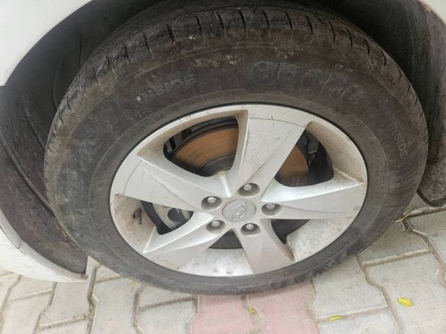 https://images10.gaadi.com/usedgaadi-sellcar/UsedCar/f5fdcc06a/4c4061e6-0cb7-41f5-9c06-fe4af0ede39f.jpg?imwidth=6401
