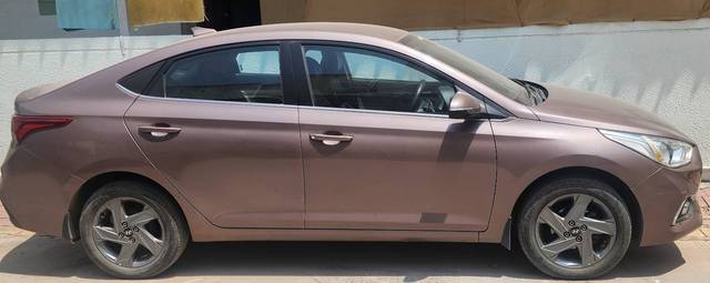 https://images10.gaadi.com/usedgaadi-sellcar/UsedCar/f5fe07a0a/4ecda0e7-7f74-47f4-af41-35a46d4149e1.jpg?imwidth=6401