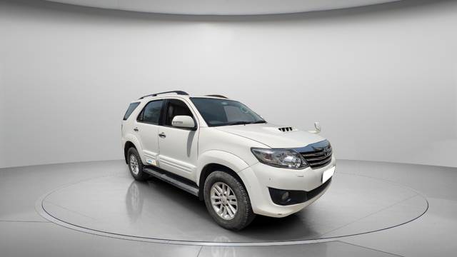 https://images10.gaadi.com/usedgaadi-sellcar/UsedCar/f5fe1163a/7b9c7b71-1741-4b31-8411-cf1ab781399b.jpeg?imwidth=6400