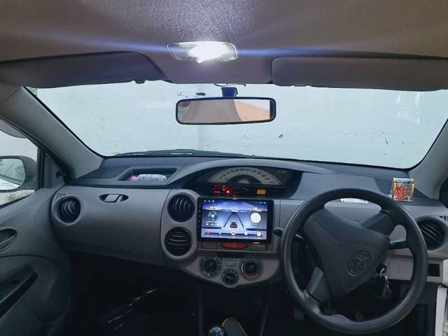 https://images10.gaadi.com/usedgaadi-sellcar/UsedCar/f5fe14cca/2c9feaf8-7bf4-492d-8dfc-911a5c02308b.jpg?imwidth=6401