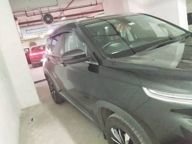 https://images10.gaadi.com/usedgaadi-sellcar/UsedCar/f5fea59fa/a49d71a1-68ac-4871-bb73-730d3e6d5f2a.jpg?imwidth=6401