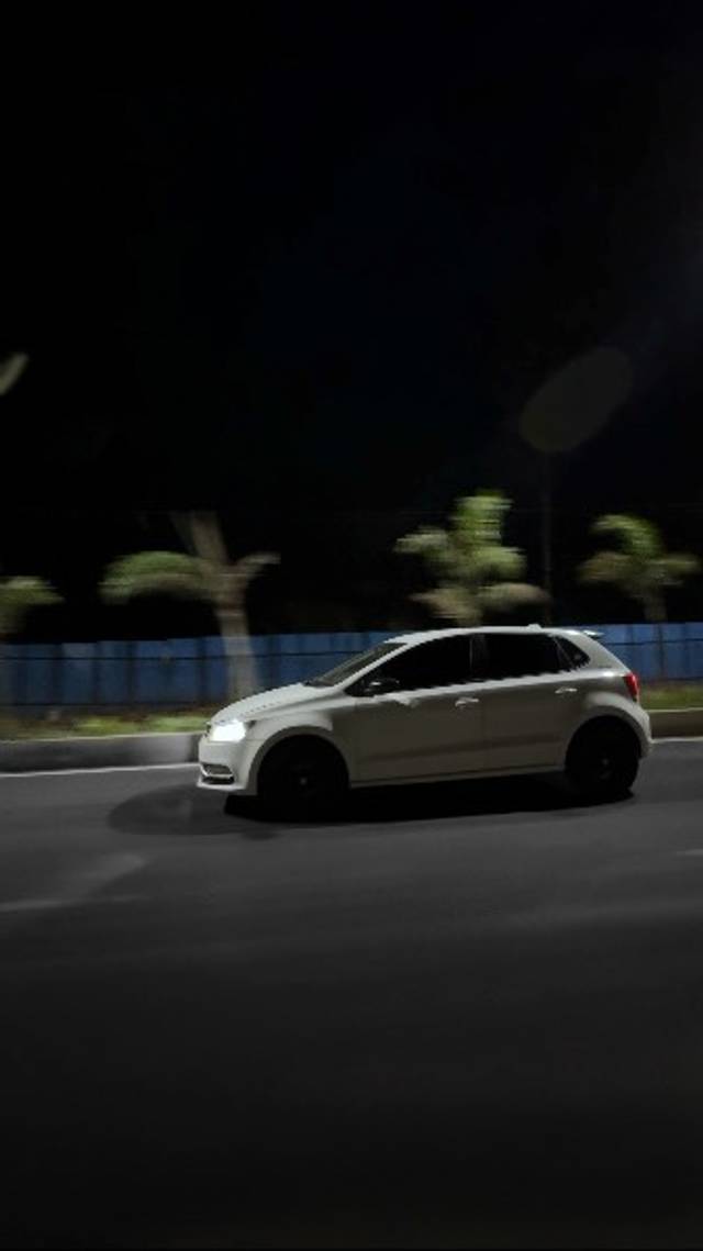https://images10.gaadi.com/usedgaadi-sellcar/UsedCar/f5fea7aea/1559bf37-f50a-4d67-98c7-6972e5fadf43.jpeg?imwidth=6402