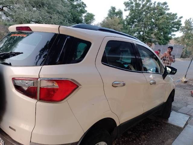 https://images10.gaadi.com/usedgaadi-sellcar/UsedCar/f5fea8f2a/2c377311-12a6-4d64-87a4-bc8209b87693.jpg?imwidth=6402