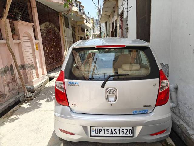 https://images10.gaadi.com/usedgaadi-sellcar/UsedCar/f5feee35a/e19565bb-4ac0-4d9c-8015-200b3e5ad50e.jpg?imwidth=6401