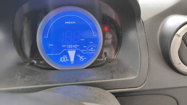 https://images10.gaadi.com/usedgaadi-sellcar/UsedCar/f5fefb9ca/eed1a1f4-2e03-4783-a721-9971295a86f0.jpg?imwidth=6401