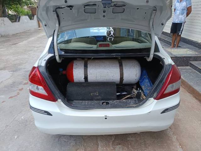 https://images10.gaadi.com/usedgaadi-sellcar/UsedCar/f5ff3603a/c724e9e0-aa9a-4f84-a1c9-26440788a510.jpg?imwidth=6402