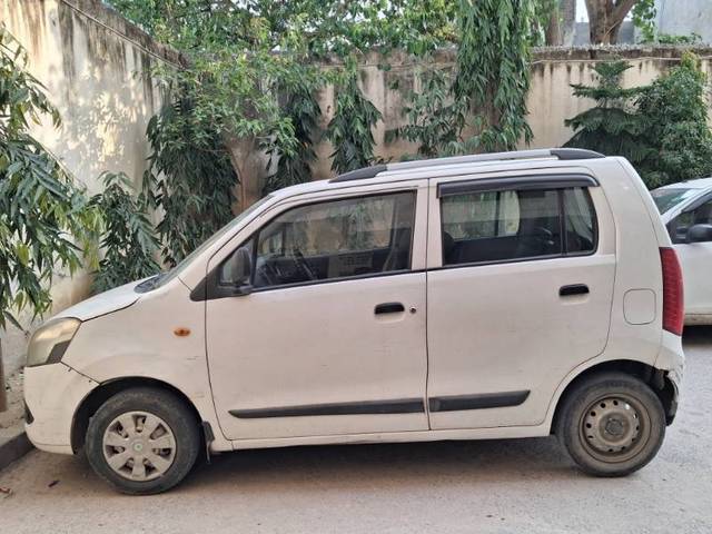https://images10.gaadi.com/usedgaadi-sellcar/UsedCar/f5ffadb2a/2f682531-c9ba-4fa5-ab34-9ba967be95a5.jpg?imwidth=6402