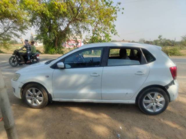 https://images10.gaadi.com/usedgaadi-sellcar/UsedCar/f5ffeae3a/9924053c-9631-41be-8b25-32bdc411779d.jpg?imwidth=6401