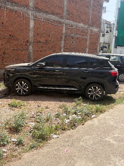 6 Used MG Hector