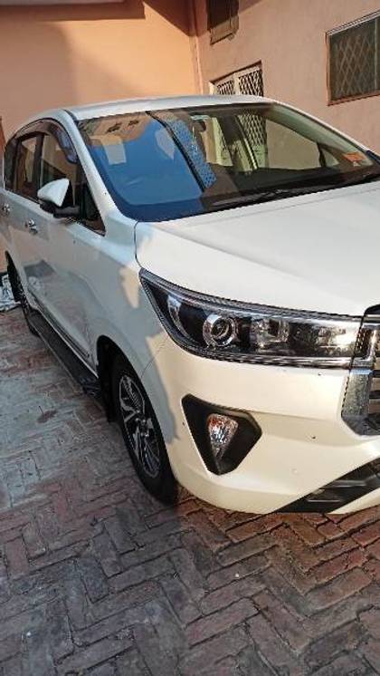 Toyota Innova Crysta 2.4 VX 7 STR Toyota Innova Crysta 2.4 VX 7 STR
