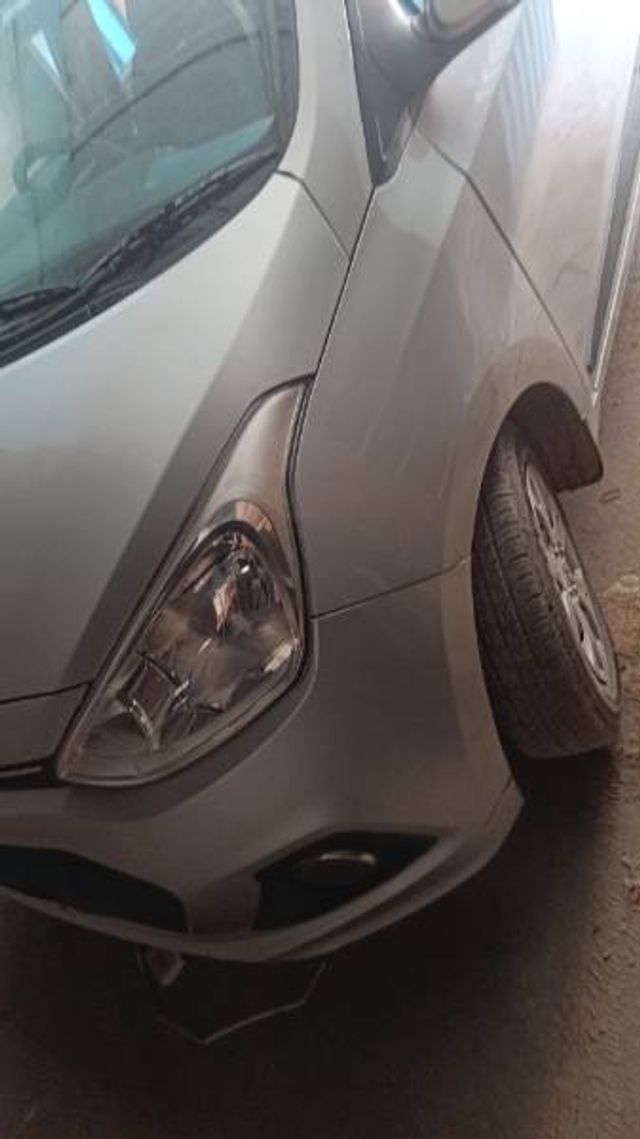 Hyundai Grand i10 Sportz Second-hand 2015 Hyundai Grand i10 Sportz for sale in New Delhi