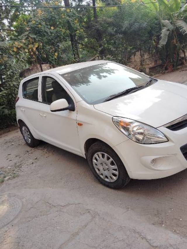 https://images10.gaadi.com/usedgaadi-sellcar/UsedCar/f615cfc6-fa45-457f-8909-10282426dbcb/5c0766d4-fd12-4b02-81c5-0f0578f7d601.jpg?imwidth=6400