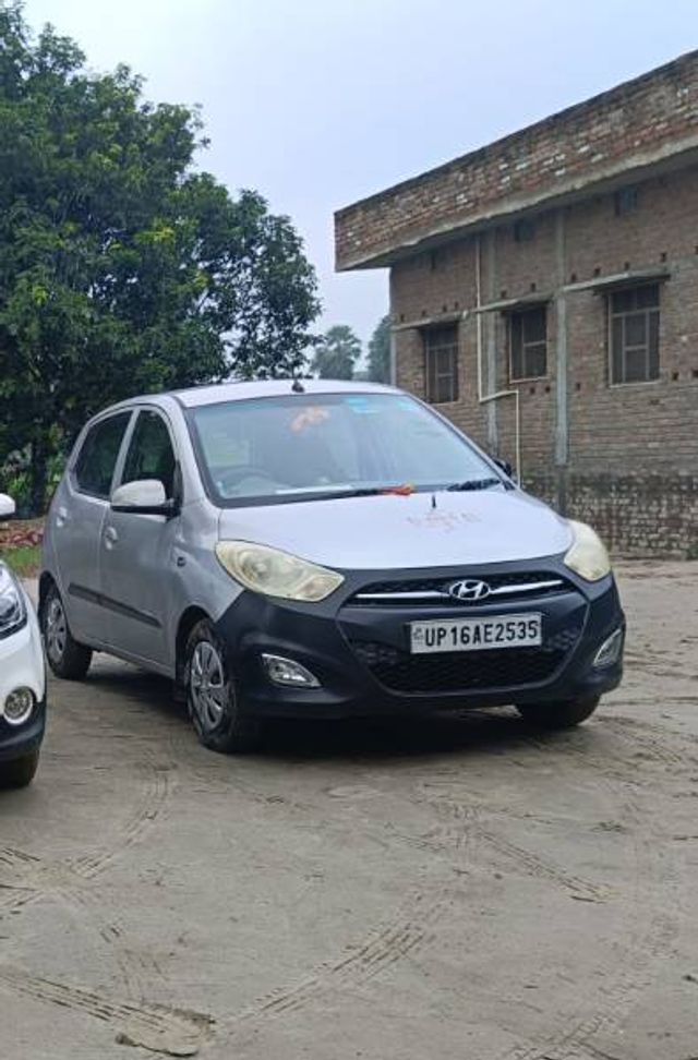 Hyundai i10 Era Second-hand 2011 Hyundai i10 Era for sale in Saran