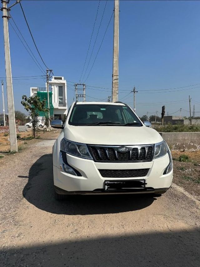 Mahindra XUV500 AT W10 FWD Second-hand 2016 Mahindra XUV500 AT W10 FWD for sale in Pune