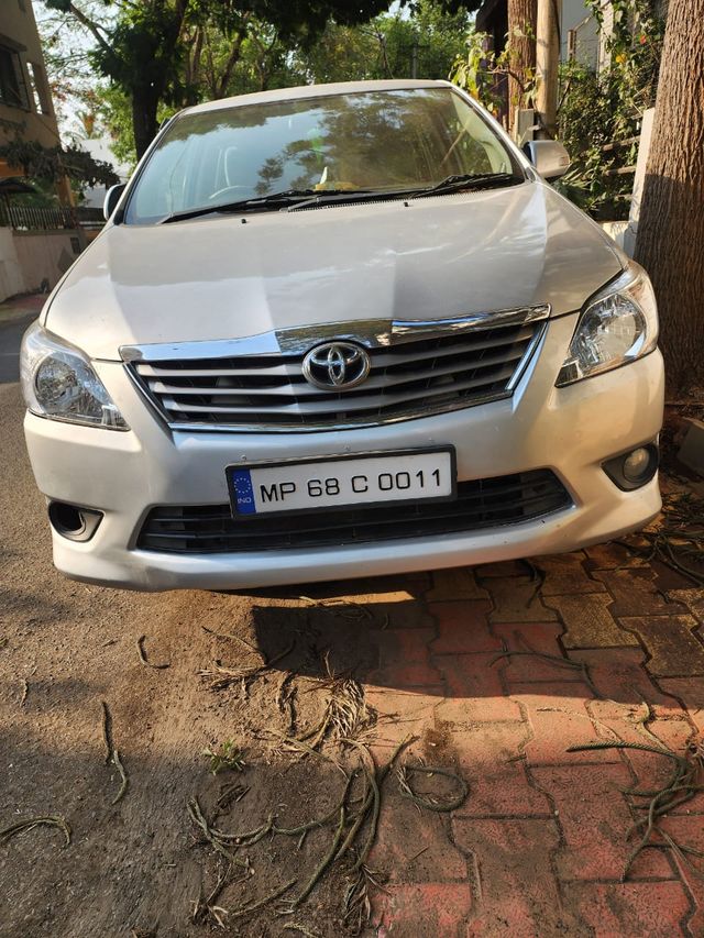 Toyota Innova 2.5 VX 7 STR Second-hand 2012 Toyota Innova 2.5 VX 7 STR for sale in Burhanpur