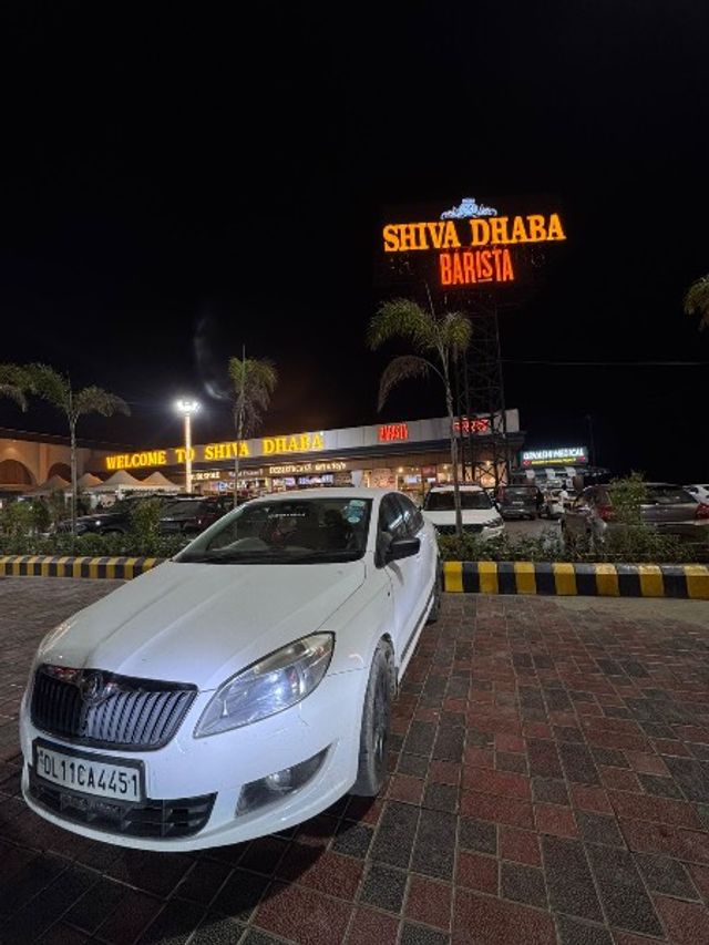 Skoda Rapid 1.6 MPI AT Ambition Plus Second-hand 2014 Skoda Rapid 1.6 MPI AT Ambition Plus for sale in Bulandshahr