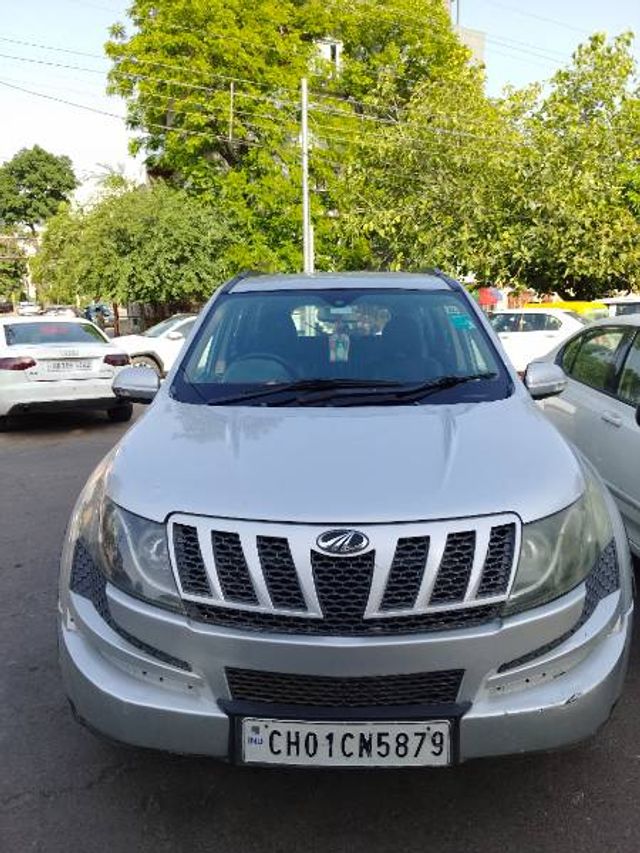 Second-hand 2014 Mahindra XUV500 W6 2WD for sale in Zirakpur