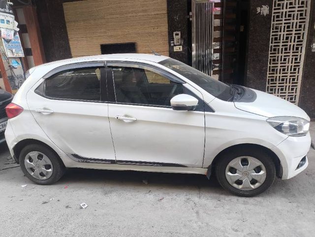 Tata Tiago 1.05 Revotorq XZ Second-hand 2016 Tata Tiago 1.05 Revotorq XZ for sale in New Delhi