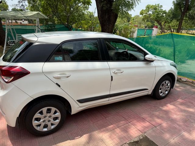 Hyundai i20 new Sportz AT 1.4 Second-hand 2014 Hyundai i20 new Sportz AT 1.4 for sale in Jalandhar