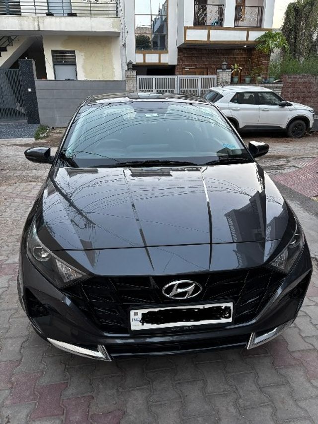 Hyundai i20 Asta IVT Second-hand 2022 Hyundai i20 Asta IVT for sale in Zirakpur