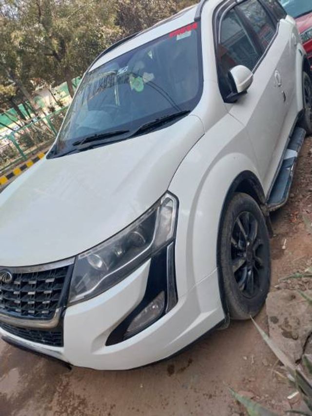 Mahindra XUV500 W11 FWD Diesel Second-hand 2019 Mahindra XUV500 W11 FWD Diesel for sale in New Delhi