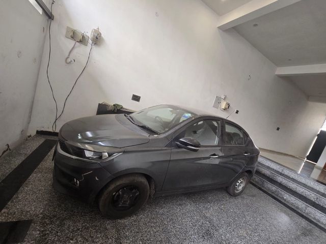 Tata Tigor XZA AMT CNG Second-hand 2024 Tata Tigor XZA AMT CNG for sale in Ghaziabad