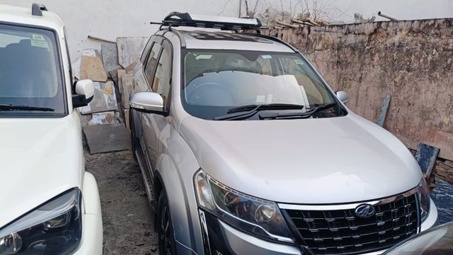 Second-hand 2020 Mahindra XUV500 W11 BSIV for sale in New Delhi