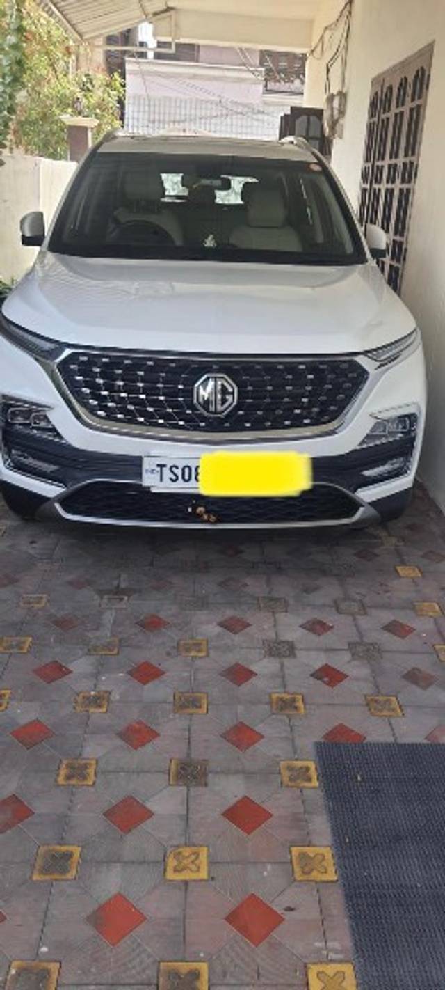 https://images10.gaadi.com/usedgaadi-sellcar/UsedCar/f6ec08a7-3599-47ef-9199-3c90ba924a65/f912f119-e307-4886-9a93-fb5f5a671b9d.jpeg?imwidth=6400