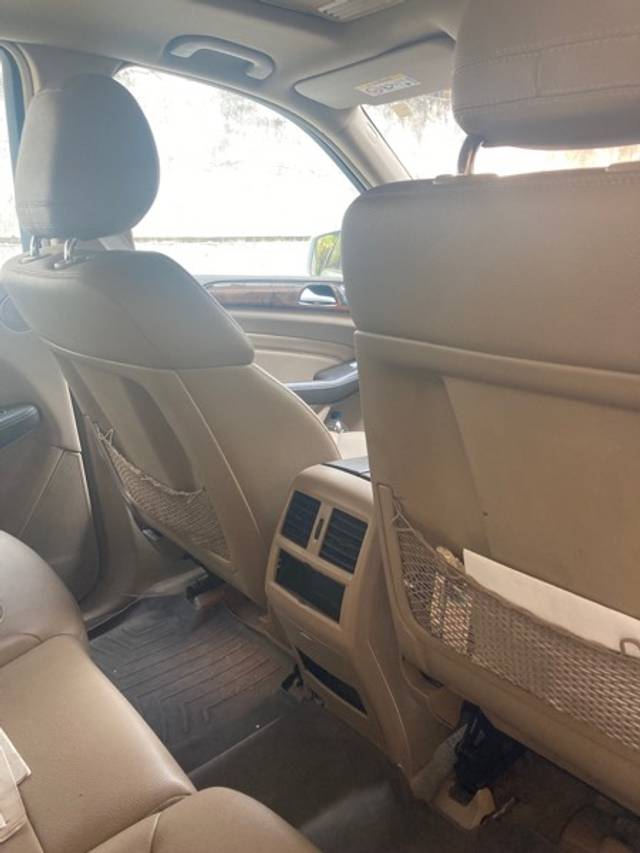 https://images10.gaadi.com/usedgaadi-sellcar/UsedCar/f6f3dffd-5eab-4b1f-8134-863271ce3c2b/29804fe6-26d0-4ab3-9116-575c0c381286.jpg?imwidth=6402