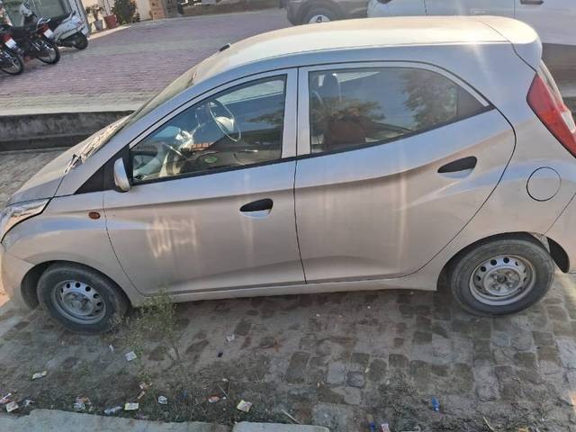 https://images10.gaadi.com/usedgaadi-sellcar/UsedCar/f731b75a-07b8-4d4a-b69f-aff2779aec86/ec0f824b-32d5-4822-b0e9-aa6a5d0ab226.jpg?imwidth=6402