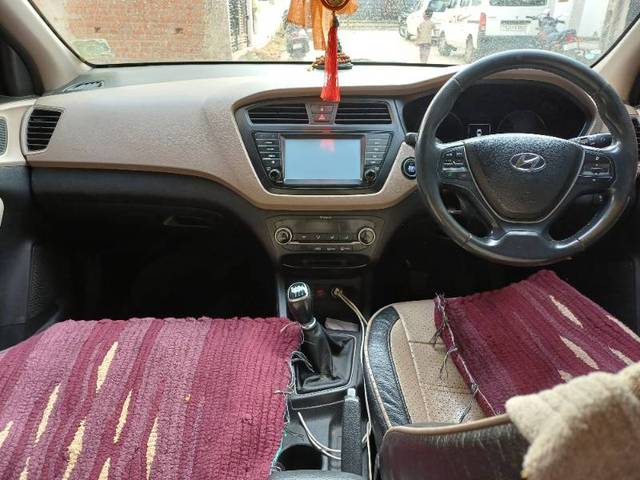 https://images10.gaadi.com/usedgaadi-sellcar/UsedCar/f7343ea0-3684-451b-85d1-0d9d42e42cb3/b975a2c0-95bc-4ba8-be93-925cfb7f49c5.jpg?imwidth=6402