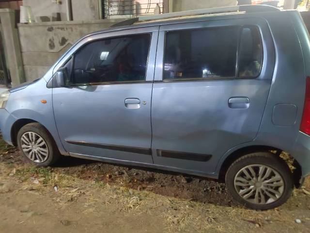 https://images10.gaadi.com/usedgaadi-sellcar/UsedCar/f738449d-98b8-4b9d-89a0-219a110701f4/52ea2deb-057c-4807-a9ba-b808c0e207e1.jpg?imwidth=6402