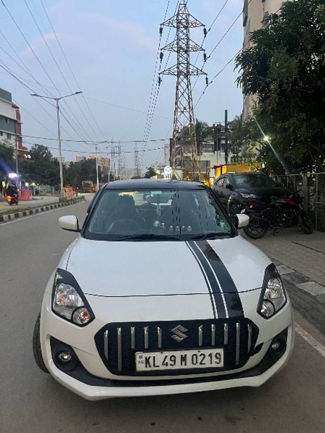 https://images10.gaadi.com/usedgaadi-sellcar/UsedCar/f77ff26a-3da3-450f-8450-bdc2a06b8c67/4b06f889-23d0-45b3-b6b7-c3a96f06645c.jpeg?imwidth=6400