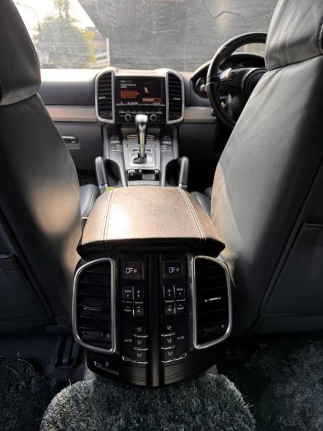 https://images10.gaadi.com/usedgaadi-sellcar/UsedCar/f79339f9-d7fc-4383-a7c0-7319e8259754/989e1228-e2ee-4ae9-a345-acd5b14a1832.jpeg?imwidth=6401