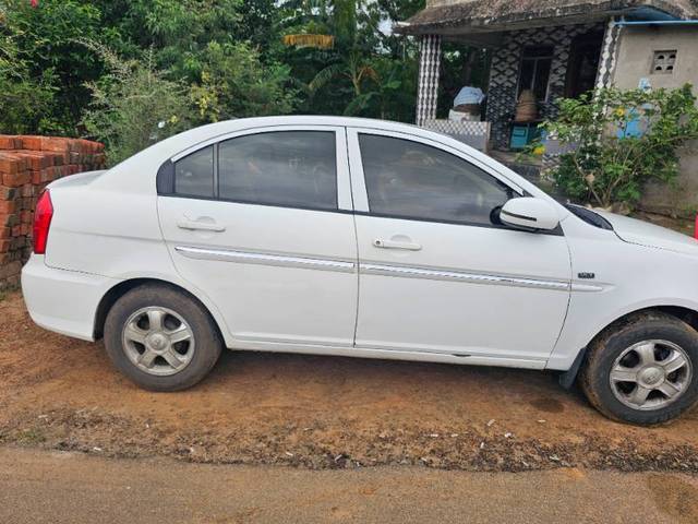 https://images10.gaadi.com/usedgaadi-sellcar/UsedCar/f82762a3-2d4c-4498-8d9d-0aff3470a743/38602b5b-07d4-4b67-b278-518e45781d0a.jpg?imwidth=6401