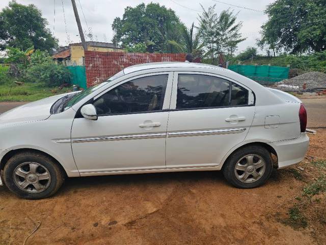 https://images10.gaadi.com/usedgaadi-sellcar/UsedCar/f82762a3-2d4c-4498-8d9d-0aff3470a743/7d00a587-057f-4067-8d64-a4c65f9fdf27.jpg?imwidth=6400