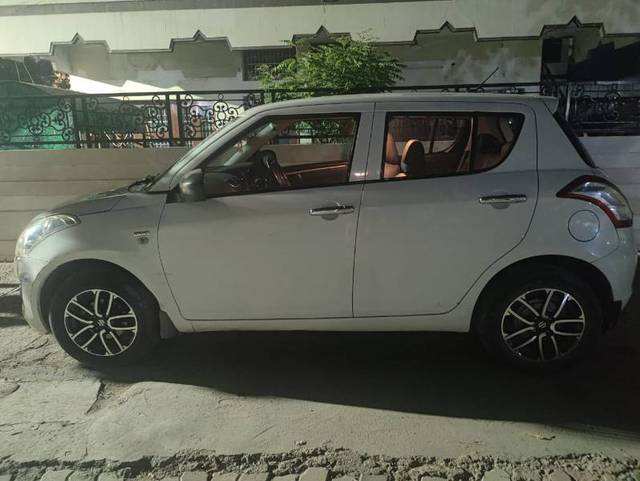 https://images10.gaadi.com/usedgaadi-sellcar/UsedCar/f852af83-c13c-453b-b603-71e1ff859f8b/76eb5417-51cf-42bd-bab5-f46b7abcce11.jpeg?imwidth=6402